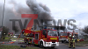 massive Rauchwolke über Herten - Lagerhalle in Vollbrand - Bevölkerungswarnung per NINA - Großeinsatz für Feuerwehren - ein Feuerwehrmann kommt ins Krankenhaus - Feuerwehrdrohne im Einsatz: 