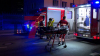 Bewaffneter bedroht Menschen - Großer Polizei- und Feuerwehr-Einsatz im Luisenhospital - Polizei ist mit einem großen Aufgebot vor Ort, das Gelände ist von schwer bewaffneten Polizisten umstellt - Bevölkerung wird gebeten,den Bereich um das Luisenhospital großräumig zu umfahren: Verletzte 64-jähriger wird auf einer Liege zum RTW gebracht! 