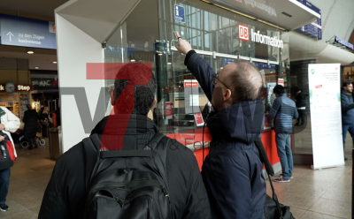 GDL streikt erneut - massive Verkehrsbeeinträchtigungen erwartet - Reisende müssen heute fahren, um noch pünktlich anzukommen - Meinungen zum Streik sind gespalten - Verständnis schwindet - die letzten Güterzüge durchqueren den Hauptbahnhof - viel Trubel am Hauptbahnhof: 