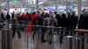 ver.di streikt erneut - Passagiere müssen umplanen - Flughafen Hamburg komplett lahmgelegt - Forderung nach besseren Arbeitsbedingungen  - Verständnis der Passagiere sinkt: 