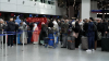 Unverständnis bei den Reisenden - unangekündigter Streik - weiterer Flughafen lahmgelegt - Passagiere sind genervt - Flüge wurden verpasst: 