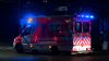 PKW kommt auf Seite zum stehen und kommt nur knapp vor den Bahnschienen zum stehen - Feuerwehrkran vor Ort - Baum wird entwurzelt - Person wird aus PKW gerettet (on Tape) - Rettungskräfte agierten schnell: 