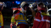 PKW kommt auf Seite zum stehen und kommt nur knapp vor den Bahnschienen zum stehen - Feuerwehrkran vor Ort - Baum wird entwurzelt - Person wird aus PKW gerettet (on Tape) - Rettungskräfte agierten schnell: 