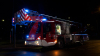 PKW kommt auf Seite zum stehen und kommt nur knapp vor den Bahnschienen zum stehen - Feuerwehrkran vor Ort - Baum wird entwurzelt - Person wird aus PKW gerettet (on Tape) - Rettungskräfte agierten schnell: 