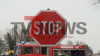 Stoppschild vermutlich übersehen - Unfallschwerpunkt - schwerer Verkehrsunfall im Kreuzungsbereich - Kreuzungsbereich voll gesperrt - Oldtimer massiv eingedrückt - drei Unfallbeteiligte - Unfallaufnahmeteam der Polizei vor Ort: 