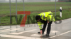 Stoppschild vermutlich übersehen - Unfallschwerpunkt - schwerer Verkehrsunfall im Kreuzungsbereich - Kreuzungsbereich voll gesperrt - Oldtimer massiv eingedrückt - drei Unfallbeteiligte - Unfallaufnahmeteam der Polizei vor Ort: 