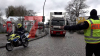 Motorradstaffel im Einsatz - Abstands- und Ladungssicherungskontrollen - LKW werden gründlich kontrolliert - Polizei, Zoll und Amt für Arbeitsschutz an Kontrolle beteiligt: 