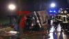 Schwerer Verkehrsunfall - Frontal gegen Baum - Ursache unklar - zwei Insassen massiv eingeklemmt - drei schwerverletzte, darunter ein zweijähriges Kind: 