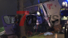 Schwerer Verkehrsunfall - Frontal gegen Baum - Ursache unklar - zwei Insassen massiv eingeklemmt - drei schwerverletzte, darunter ein zweijähriges Kind: 