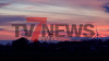 Frühling erwacht aus dem Winterschlaf - Himmel färbt sich in leuchtendem Abendrot: 
