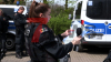 Klimaaktivisten fordern sofortigen Stopp des Kohleimportes - Schienen werden durch Menschen blockiert - Aktivisten betonen Dringlichkeit des Importstopps - Demonstranten seilten sich von einer Brücke ab - Höhenretter der Feuerwehr ebenfalls vor Ort - Höheninterventionsteam der Polizei holt Personen von Dreibein und Brücke herunter - Rollstuhlfahrerin blockiert weiterhin Bahnschienen, Intervention gestaltet sich schwierig - Feuerwehr rückt mit Spezialgerät an: 
