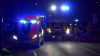 Bei Eintreffen der Rettungskräfte befand sich keine Person im PKW - 48 Personen müssen aus Zug evakuiert werden - Rettungshubschrauber im Einsatz - Passagiere im Zug bleiben unverletzt - Bahnstrecke voll gesperrt - PKW Insassen flüchtig: 