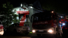 Rauch schlägt aus Fenstern im ersten Obergeschoss - eine Person wurde bei dem Brand verletzt - Feuerwehr konnte weitere Ausbreitung verhindern : 
