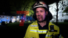 Rauch schlägt aus Fenstern im ersten Obergeschoss - eine Person wurde bei dem Brand verletzt - Feuerwehr konnte weitere Ausbreitung verhindern : 