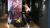 - mit Einsatzkleidung im Fitnessstudio trainieren - Training unter extrem Bedingungen - 20-30 Kilo wiegt die zusätzliche Ausrüstung - Mit schwerem Atemschutz die Treppen rauf und runter.: "...wir hatten zu Beginn Bedenken, ob man mit dem Luftvorrat auskommt" ... "Die Feuerwehr ist ein Team, wie auch eine Familie und so gehen wir an das Event ran..." "...Teamarbeit ist das A & O"...