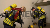 - mit Einsatzkleidung im Fitnessstudio trainieren - Training unter extrem Bedingungen - 20-30 Kilo wiegt die zusätzliche Ausrüstung - Mit schwerem Atemschutz die Treppen rauf und runter.: "...wir hatten zu Beginn Bedenken, ob man mit dem Luftvorrat auskommt" ... "Die Feuerwehr ist ein Team, wie auch eine Familie und so gehen wir an das Event ran..." "...Teamarbeit ist das A & O"...