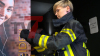 - mit Einsatzkleidung im Fitnessstudio trainieren - Training unter extrem Bedingungen - 20-30 Kilo wiegt die zusätzliche Ausrüstung - Mit schwerem Atemschutz die Treppen rauf und runter.: "...wir hatten zu Beginn Bedenken, ob man mit dem Luftvorrat auskommt" ... "Die Feuerwehr ist ein Team, wie auch eine Familie und so gehen wir an das Event ran..." "...Teamarbeit ist das A & O"...
