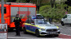 PKW in Vollbrand (on Tape) - Feuerwehr löscht brennenden Prosche - Fahrer bleibt unverletzt und kommt mit dem Schreck davon: 