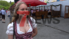 Bestes Wetter für Volksfest - Besucher genießen schönes Wetter - Bierkrüge werden zuhauf angestoßen: 