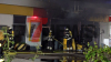 Flammen und Rauchwolke (on Tape) - Feuerwehr ist schnell vor Ort - immenser Sachschaden - Brandausbreitung auf Zapfsäulen konnte verhindert werden - Brandobjekt durch Polizei beschlagnahmt: 
