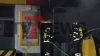 Flammen und Rauchwolke (on Tape) - Feuerwehr ist schnell vor Ort - immenser Sachschaden - Brandausbreitung auf Zapfsäulen konnte verhindert werden - Brandobjekt durch Polizei beschlagnahmt: 
