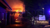 Großaufgebot an Feuerwehrkräften - Bewohner konnten PKW´s retten - Nachbarn waren noch wach, entdeckten Feuer und verhinderten Schlimmeres - Wohnhaus nicht mehr bewohnbar : Wir haben die Nachbarn und Schutzengel im O-Ton!