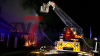 Großaufgebot an Feuerwehrkräften - Bewohner konnten PKW´s retten - Nachbarn waren noch wach, entdeckten Feuer und verhinderten Schlimmeres - Wohnhaus nicht mehr bewohnbar : Wir haben die Nachbarn und Schutzengel im O-Ton!