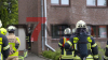 eine Person verletzt sich bei Rettungsversuch - Feuerwehr konnte Brandausbreitung verhindern - Brandausbruch in Küche: 