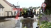 weiterhin extrem ergiebiger Dauerregen - Niederschlagsmengen von 30-60 l/qm werden erwartet - Feuerwehr ebenfalls vom Hochwasser betroffen - Große Gefahr für Leib und Leben durch massive Überflutungen - Katastrophenfall ausgerufen - vermisste 43-jährige tot geborgen: Exklusive Mitfahrt auf Radlader bei Evakuierung und Rettung!