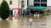 Hotelbesitzer bleibt auf kosten sitzen, keine Versicherung nimmt ihn auf - Donau soll 10 Meter Marke im Verlauf des Nachmittages knacken - Anwohner versuchen Hab und Gut so gut es geht zu schützen - Risiken für Versicherungen zu hoch: 