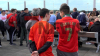 Ronaldo verlässt Flieger (on Tape) - berühmtester Fußballspieler landet am beschaulichen FMO - Tausende Fans in Trikots - Fans sind in freudiger Erwartung für den Beginn der EM 2024: 