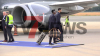 Ronaldo verlässt Flieger (on Tape) - berühmtester Fußballspieler landet am beschaulichen FMO - Tausende Fans in Trikots - Fans sind in freudiger Erwartung für den Beginn der EM 2024: 
