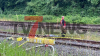 Brandursache unklar - Bauzug brannte vollständig aus - Bahnstrecke für die Zeit der Löscharbeiten gesperrt: 
