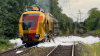 Brandursache unklar - Bauzug brannte vollständig aus - Bahnstrecke für die Zeit der Löscharbeiten gesperrt: 