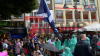 Schottlandfans lassen sich nicht vom Wetter die Stimmung vermiesen - ausgelassene Fans im Platzregen - Dudelsackspieler sorgt für schottisches Feeling: 