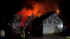 Feuerschein bereits auf der Anfahrt zu sehen - Unter anderem Hackschnitzelheizung mit Hackschnitzelbunker untergebracht - Brand relativ schnell unter Kontrolle, aber trotzdem hoher Sachschaden - Gebäude brennt komplett aus - Feuerwehr lange mit Nachlöscharbeiten beschäftigt: 