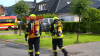 Großaufgebot an Rettungskräften - Feuerwehr deckt Dach mit Drehleiter ab - Feuerwehrdrohne kontrolliert Dach - Verletzt wurde glücklicherweise niemand - Energieversorger muss Gasleitung freilegen - Nachbar versorgt Anwohner und Rettungskräfte mit Kaffee: 