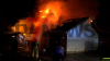Feuerschein bereits auf der Anfahrt zu sehen - Unter anderem Hackschnitzelheizung mit Hackschnitzelbunker untergebracht - Brand relativ schnell unter Kontrolle, aber trotzdem hoher Sachschaden - Gebäude brennt komplett aus - Feuerwehr lange mit Nachlöscharbeiten beschäftigt: 