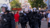 Polizei rüstet auf - Englandfans belagern Kölner Innenstadt - Polizei in vollständiger Schutzausrüstung: 