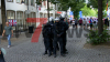 Polizei rüstet auf - Englandfans belagern Kölner Innenstadt - Polizei in vollständiger Schutzausrüstung: 