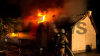 Feuerschein bereits auf der Anfahrt zu sehen - Unter anderem Hackschnitzelheizung mit Hackschnitzelbunker untergebracht - Brand relativ schnell unter Kontrolle, aber trotzdem hoher Sachschaden - Gebäude brennt komplett aus - Feuerwehr lange mit Nachlöscharbeiten beschäftigt: 