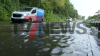 Heftige Unwetter in großen Teilen Deutschlands angekündigt - Feuerwehr im Dauereinsatz - Verkehr durch Überschwemmungen eingeschränkt - Wassermassen drücken sich durch Gullideckel hoch : 