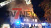 Zweiter Weihnachtsfeiertag endet in Tragödie - meterhohe Flammen schlagen überall aus dem Haus - große Rauchwolke zieht in den Nachthimmel - Großaufgebot an Rettungskräften - Wohnhaus unbewohnbar - hoher Sachschaden - Brandursache unklar: Wohnhausbrand Dortmund-Brechten – Großaufgebot der Feuerwehr, schwierige Löscharbeiten bei Minusgraden