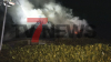 Nächtlicher Großeinsatz in Apen: Ein Bungalow stand in Flammen. PKW-Fahrer sah den Brand während der Fahrt und alarmierte die Rettungskräfte — Die Nachbarn mussten während der Löscharbeiten ihre Häuser verlassen: Hausbewohner waren im Urlaub und haben ihr Hab und Gut verloren 