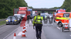 Crash auf der A1 - Rettungshubschrauber landet auf Autobahn - mehrere Personen werden verletzt - Autobahn anderthalb Stunden voll gesperrt - Pkw stark deformiert: 