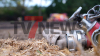 Flächenbrand breitet sich rasant aus – 1,5 Hektar Getreidefeld in Flammen - Feuer greift auf Baumfläche über - Wind entfacht schnell Großbrand, so Feuerwehr - NINA-Warnung wegen Rauch - Sichtbehinderungen durch Rauch - Luftbildaufnahmen zeigen Ausmaß des Brandes: 