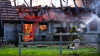 Scheune stürzt ein (ON TAPE) - Wohnhaus durch Feuer und Löschwasser unbewohnbar - 93 Kräfte kämpfen gegen Flammen - Feuerwehr setzt zwei Drehleitern zur Brandbekämpfung ein - Löschwasser wird auch aus hinter dem Haus liegendem Dortmund-Ems-Kanal bezogen: 