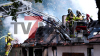 Scheune stürzt ein (ON TAPE) - Wohnhaus durch Feuer und Löschwasser unbewohnbar - 93 Kräfte kämpfen gegen Flammen - Feuerwehr setzt zwei Drehleitern zur Brandbekämpfung ein - Löschwasser wird auch aus hinter dem Haus liegendem Dortmund-Ems-Kanal bezogen: 