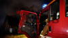 Wohnhaus in Vollbrand - rund 100 Feuerwehrkräfte im Großeinsatz - Binnen fünf Minuten in Vollbrand - Flammen erfassen Wohnhaus und Schuppen - Vollalarm für die Feuerwehr - Wohnhaus kurz nach Eintreffen der Feuerwehr in Vollbrand - Feuerwehr kämpft mit acht Rohren gegen die Flammen - Bevölkerung über NINA gewarnt: 