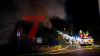 Wohnhaus in Vollbrand - rund 100 Feuerwehrkräfte im Großeinsatz - Binnen fünf Minuten in Vollbrand - Flammen erfassen Wohnhaus und Schuppen - Vollalarm für die Feuerwehr - Wohnhaus kurz nach Eintreffen der Feuerwehr in Vollbrand - Feuerwehr kämpft mit acht Rohren gegen die Flammen - Bevölkerung über NINA gewarnt: 